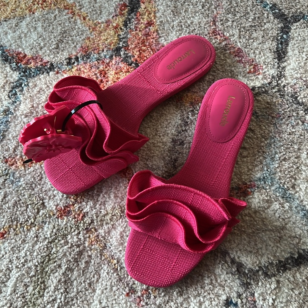 LARROUDE Ivy Ruffle Flat Mule in Pink Raffia - 7